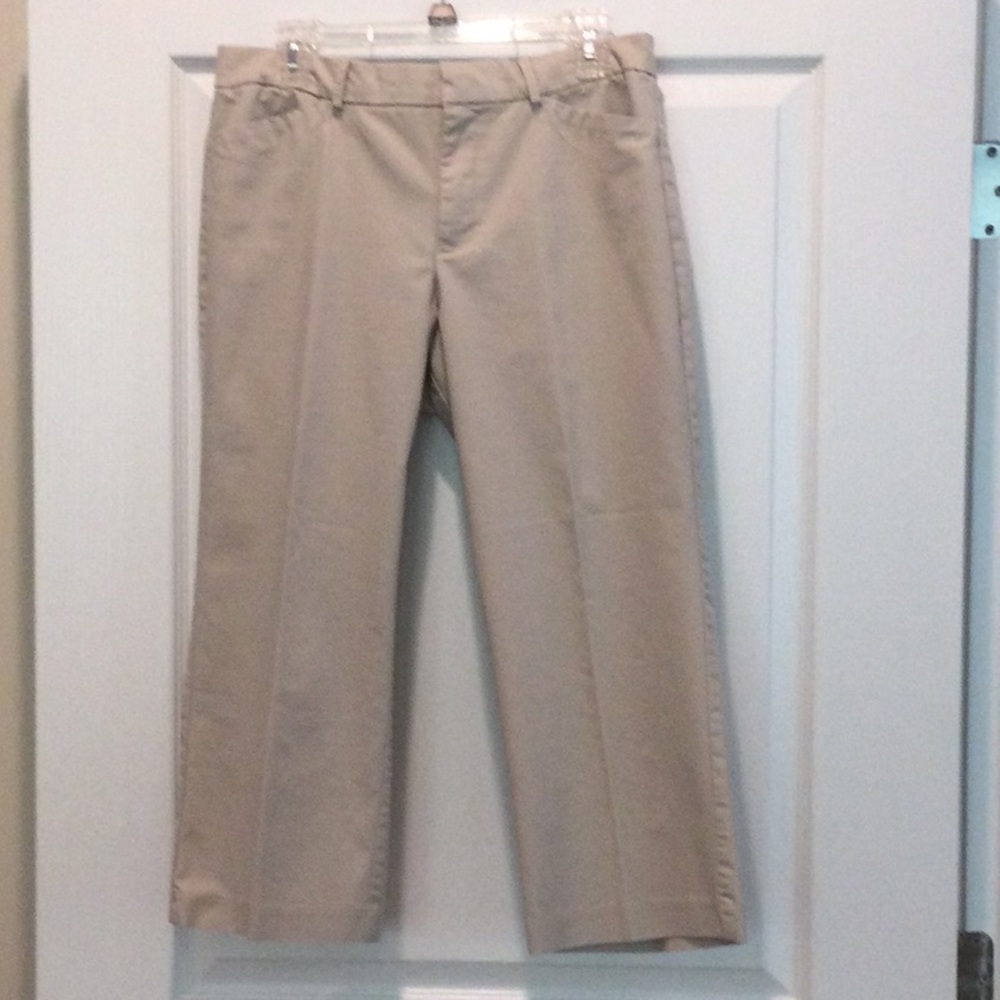 Dockers khakis crop pants